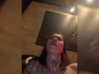 IRAONIC bongacams stream image