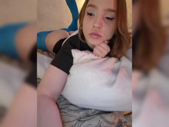 LittleDelora bongacams stream image