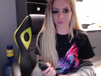 blondalina bongacams stream image