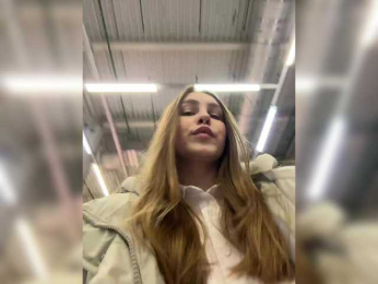 sweetAdel bongacams stream image