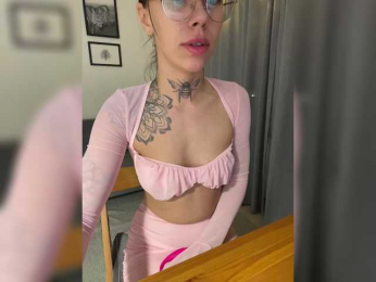 IRAONIC bongacams stream image