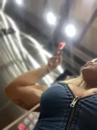 riri_brunnete stripchat stream image, 05.04.2025 12:50