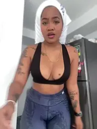 riri_brunnete stripchat stream image, 10.04.2025 12:50