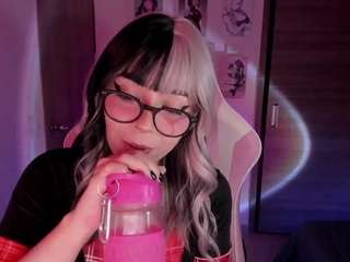 emilyhick camsoda stream image