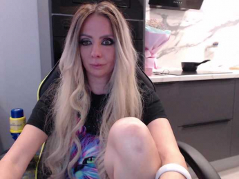 blondalina bongacams stream image