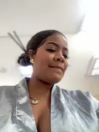 riri_brunnete stripchat stream image