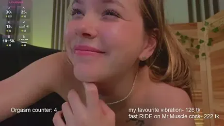 milly_shy stripchat stream image