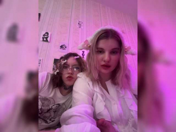 Molly-and-Ewa bongacams stream image