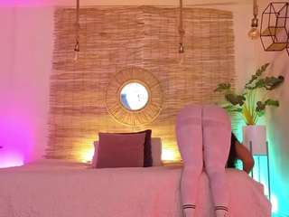 lady-brownn camsoda stream image