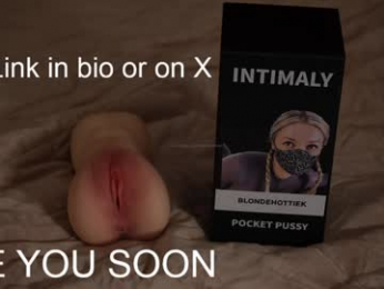 blondehottiek chaturbate stream image