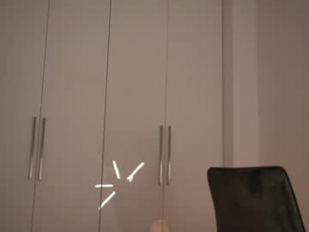 kriss0leoo chaturbate stream image