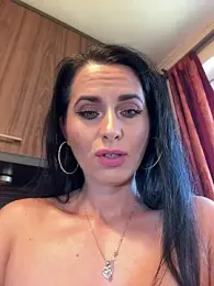 Hotmomcheckk_ stripchat stream image