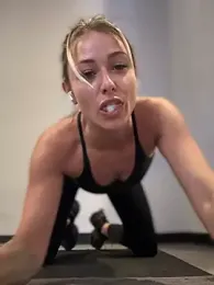 petrouchkaaa_ stripchat stream image