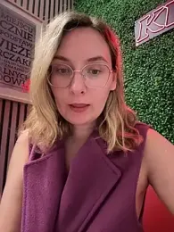 The_Snowwhitee stripchat stream image