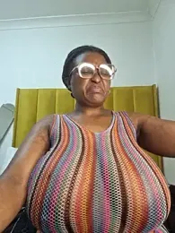 Bustygoddess32 stripchat stream image