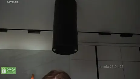 hecola stripchat stream image