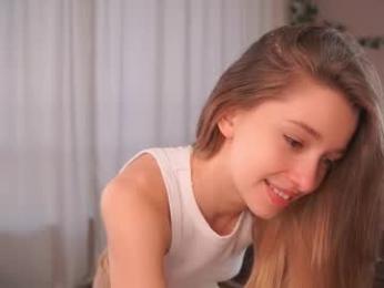 little_poetry chaturbate stream image, 26.04.2025 14:40