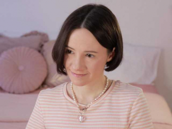 MissEssie bongacams stream image