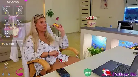 Rabbits_couplee stripchat stream image