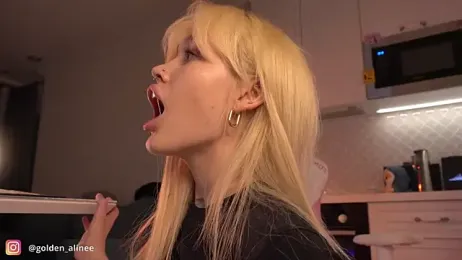 Golden_Aline stripchat stream image