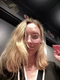 The_Snowwhitee stripchat stream image