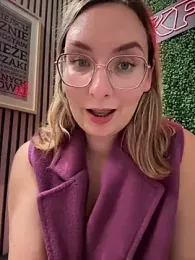 The_Snowwhitee stripchat stream image