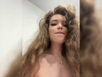 YourLadyyy bongacams stream image