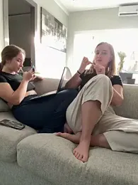 Nura_n_Sarah stripchat stream image