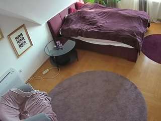 voyeurcam-julmodels-whitebed-4 camsoda stream image