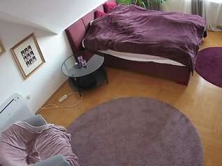 voyeurcam-julmodels-whitebed-4 camsoda stream image