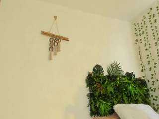 karlyee camsoda stream image