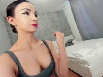 ehotlovea chaturbate stream image, 02.05.2025 00:00