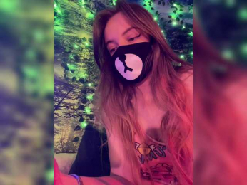 -Summer- bongacams stream image