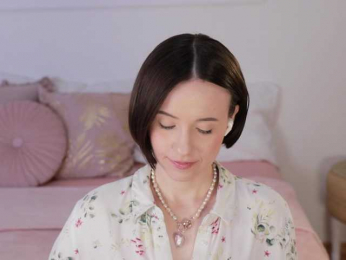 MissEssie bongacams stream image