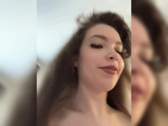YourLadyyy bongacams stream image