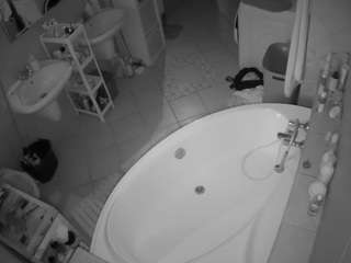 voyeurcam-julmodels-bath-1st-1 camsoda stream image