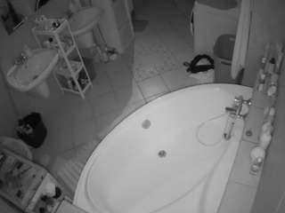 voyeurcam-julmodels-bath-1st-1 camsoda stream image