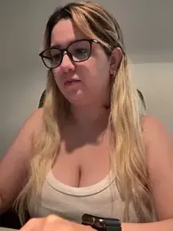 amooraaamoon stripchat stream image