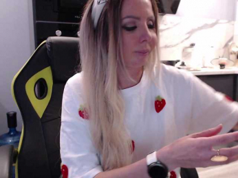 blondalina bongacams stream image