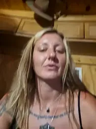 SheIsSomething stripchat stream image