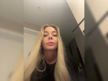 WhiteGirl-one bongacams stream image