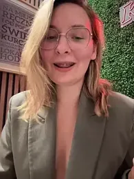 The_Snowwhitee stripchat stream image