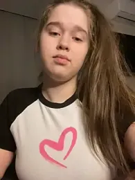 HornyGirlH stripchat stream image