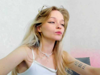 vialeta-baby bongacams stream image