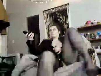 Snowbunnycake_131 stripchat stream image, 09.05.2025 06:40