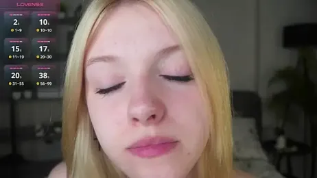 EdlaHewell stripchat stream image