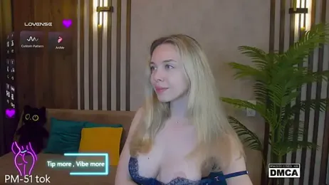 Holl1Would stripchat stream image