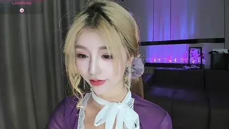 Kiki--2025 stripchat stream image