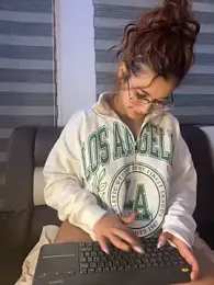 crystal_bunny7 stripchat stream image