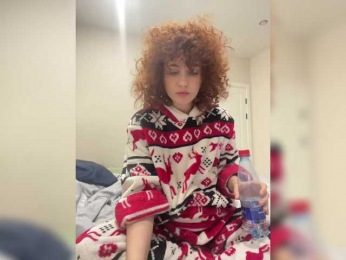 HoneyCherry bongacams stream image